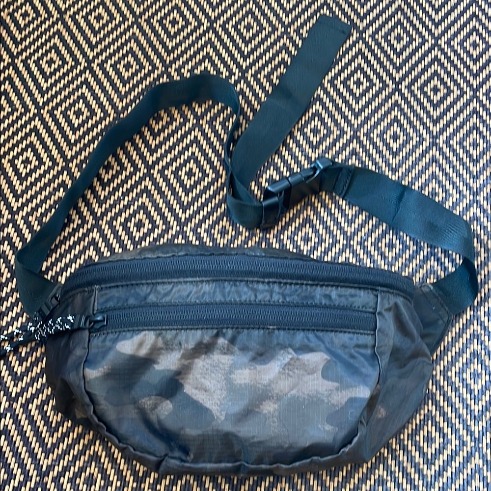 BANANA REPUBLIC PACKABLE BELT BAG Camouflage Waist pack Fanny pack